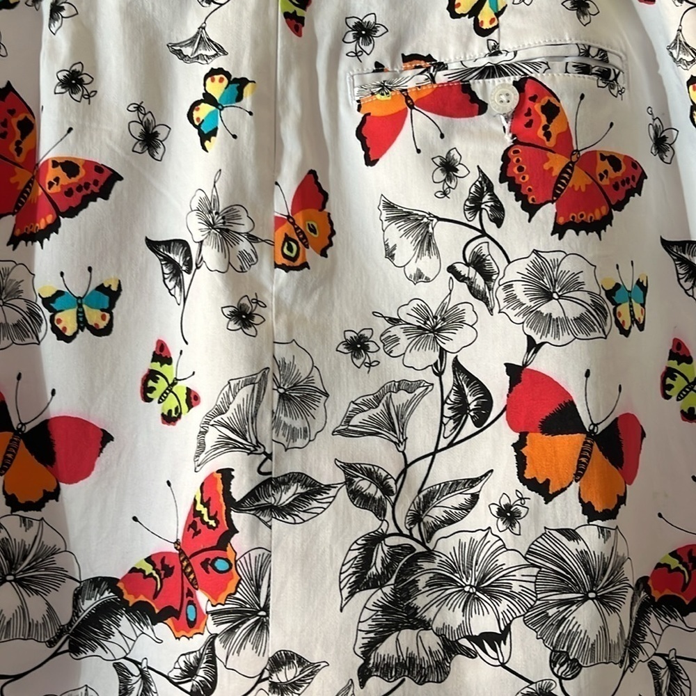 Lady Hagen white skorts with white undershorts and a butterfly pattern. Size 6. - Picture 10 of 12